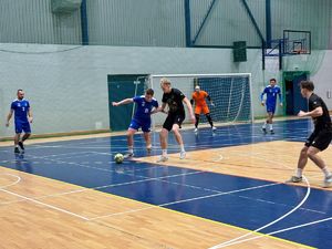 Świętokrzyscy policjanci grali dla Patryka i Oskara – charytatywny turniej w Starachowicach