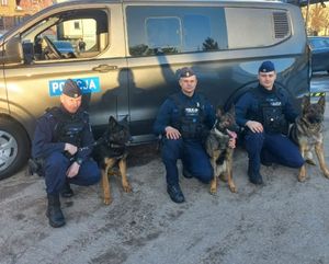 Nowy radiowóz trafił do przewodników psów służbowych