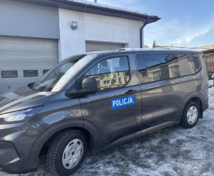 Nowy radiowóz trafił do przewodników psów służbowych