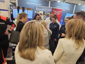 Policjanci na wydarzeniu „Vibe na Świętokrzyskie”: Wybierz służbę w regionie!