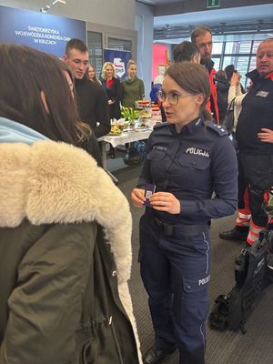 Policjanci na wydarzeniu „Vibe na Świętokrzyskie”: Wybierz służbę w regionie!