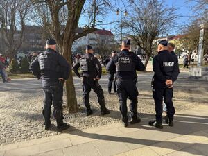 Policjanci czuwali nad bezpieczeństwem podczas meczu