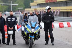 jazda sprawnościowa motocyklem oraz samochodem
