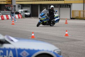 jazda sprawnościowa motocyklem oraz samochodem