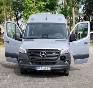nowy Mercedes w kieleckiej konwojówce