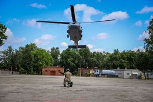 Black Hawk nad Kielcami. Policyjni kontrterroryści doskonalili działania z powietrza