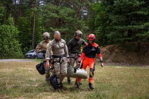 Black Hawk nad Kielcami. Policyjni kontrterroryści doskonalili działania z powietrza