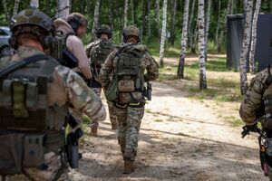 Black Hawk nad Kielcami. Policyjni kontrterroryści doskonalili działania z powietrza