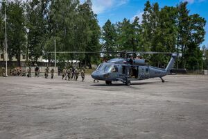 Black Hawk nad Kielcami. Policyjni kontrterroryści doskonalili działania z powietrza