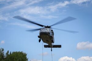 Black Hawk nad Kielcami. Policyjni kontrterroryści doskonalili działania z powietrza
