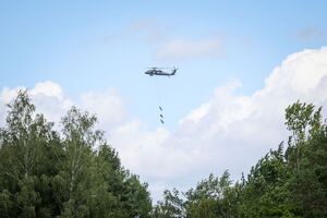 Black Hawk nad Kielcami. Policyjni kontrterroryści doskonalili działania z powietrza