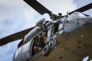 Black Hawk nad Kielcami. Policyjni kontrterroryści doskonalili działania z powietrza