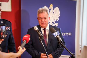 policjanci uczestniczący w spotkaniu