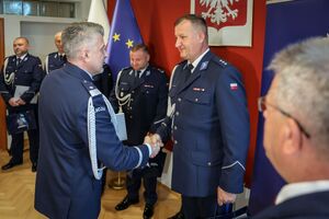 policjanci uczestniczący w spotkaniu