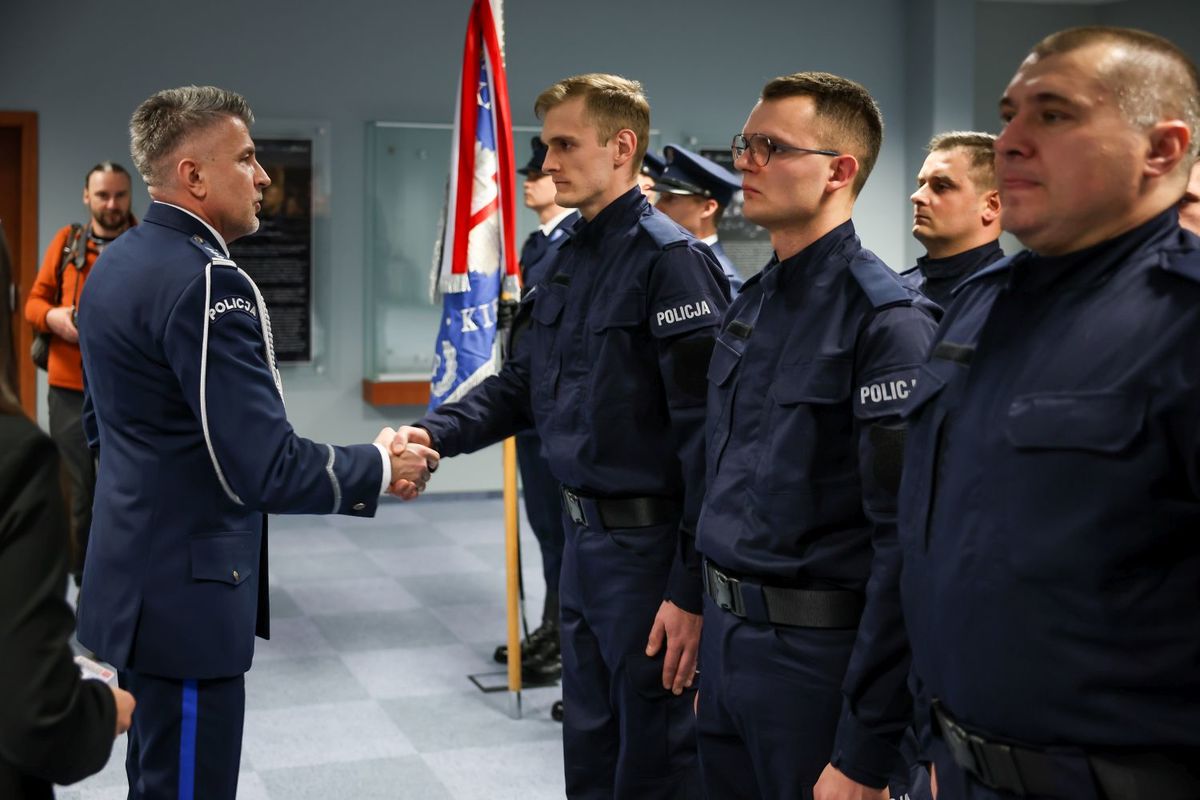„Pomagajcie i chrońcie!” - ślubowanie nowo przyjętych funkcjonariuszy
