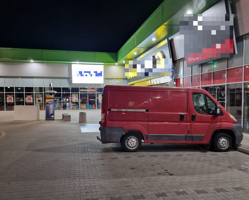 Funkcjonariusz w czasie wolnym zapobiegł kradzieży i zatrzymał nietrzeźwego kierowcę